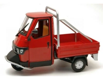 Italeri 1/18 Piaggio Ape Vespa Diecast Tricycle Super Rare High Detail RED - Image 1 of 3