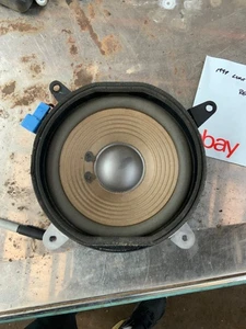 1995-2000 LEXUS LS400 Rear Tray Subwoofer Speaker OEM 86160-50100 - Picture 1 of 3
