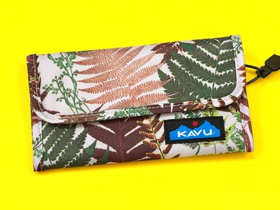 Cartera triple plegable KAVU Mondo Spender ~ Helechos 🌿🍂🌿🍂🌿 Foto 1 de 4