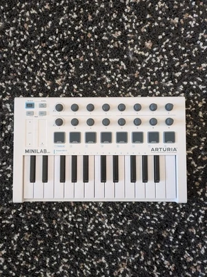 Arturia MiniLab MKII 25-Key Midi Keyboard Controller - Image 1 of 2