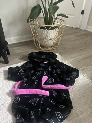 Bata Pekkle Niñas Talla 10 Bata de Baño Temática Negra Con Capucha Felpa Corbata Cintura Foto 1 de 4