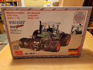 Tronico 1:16 Metallbaukasten 10068 Fendt 939 Vario, Zwillingsreifen NEU u. OVP - Bild 1 von 3