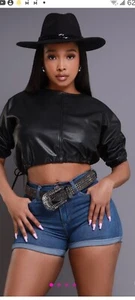 Damen schwarz Cropped Kunstleder Shirt mit Kordelzug Gr. Small/Medium 0-6 - Bild 1 von 5