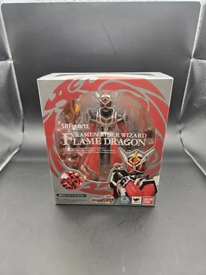 Figura S.H.Figuarts Kamen Rider Mago Llama Dragón Bandai abierta Foto 1 de 4