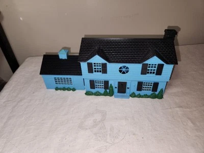Vintage K-Line O Scale 2 Story Blue Colonial House Complete - Image 1 of 4