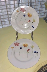 🪻USADO EN EXCELENTE ESTADO Royal Stafford flores silvestres dispersas 2 platos de ensalada 8,5” muy bonito - Imagen 1 de 11