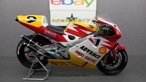1/12 Tamiya Honda NSR 500 2001 Leon Haslam Shell Advance Red Devil + Cofanetto - Foto 1 di 24