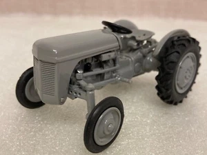 1/32 scale Brian Norman Farm Miniatures Ferguson TE20 Tractor tracteur  FM02 - Picture 1 of 8