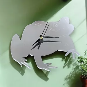 Relojes acrílicos silenciosos grabados en forma de rana - muchos colores - Imagen 1 de 7