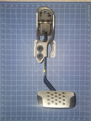 Conjunto de pedais de freio 2003-2006 Nissan 350Z Coupe fabricante de equipamento original - Imagem 1 de 4