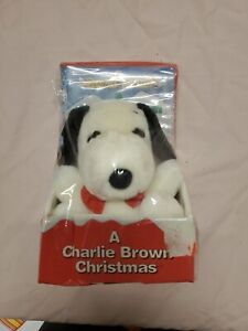 A Charlie Brown Christmas VHS clamshell Snoopy Plush Bundle Blockbuster Peanuts