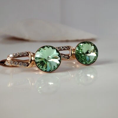 Wunderschöne Ohrringe 18K vergoldet mit Markenkristalle grün Neu - Bild 1 von 4