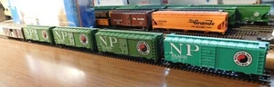 NORTHERN PACIFIC & GREAT NORTHERN 40' COOPERED BOXCARS FOR GRAIN LOADING HO SCAL - Picture 1 of 15