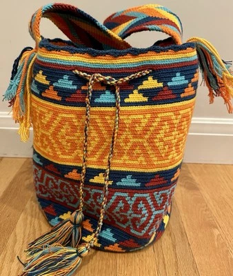 Bandolera Wayuu Mochila Bucket Bag Crochet Macrone Multicolor Flecos Cordón Foto 1 de 4