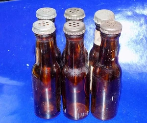 Paquete de 6 botellas de cerveza vintage de vidrio marrón miniatura MUTH con tapas metálicas - Imagen 1 de 5