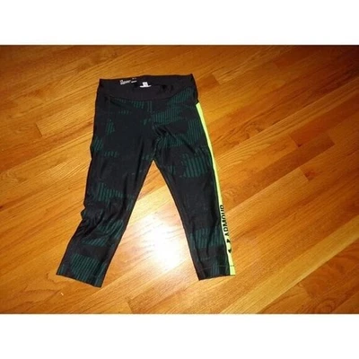 Under Armour Heatgear compression capri leggings M Perfect condition - Image 1 of 3
