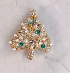 Gold Tone Christmas Tree Brooch Faux Pearl And Multicolour Crystals &Star on Top - Picture 1 of 2