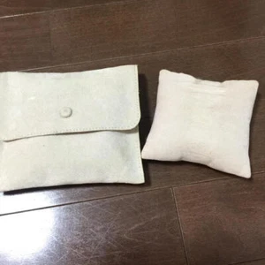 Used Van Cleef & Arpels Wristwatch Case Pouch White Travel Storage Jewelry Box - Picture 1 of 2