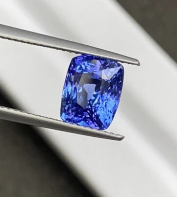 AIGS Cornflower Blue Sapphire Unheated Sri Lanka 4.09ct – 9x7mm (BS0250) - Image 1 of 4