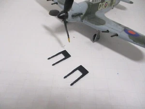 DINKY TOYS REPUESTO ALA CAÑONES #718 HAWKER HURRICANE - Imagen 1 de 3