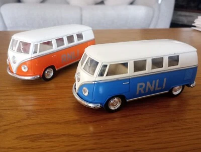 Kinsmart Volkswagen T2 Split Bus 1962 RNLI Joblot x2 Microbus. 11 Window. 1:32 - Image 1 of 4
