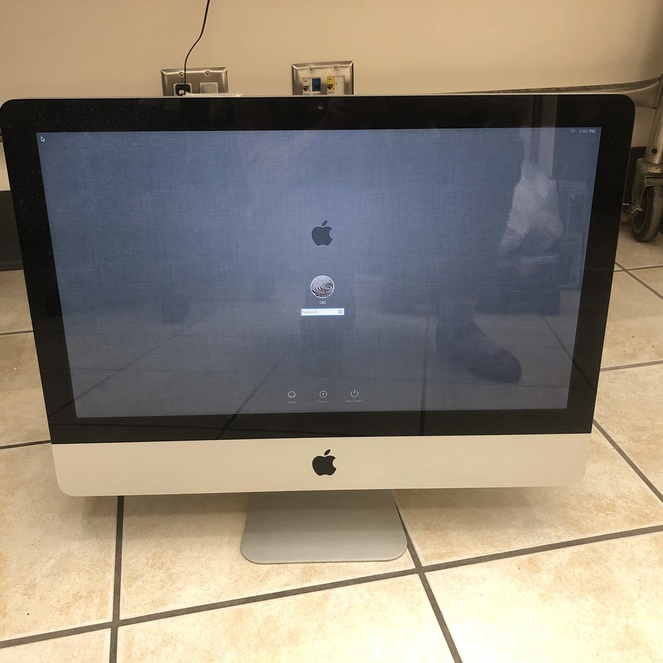 MAC 21.5" OSX LION CORE I5 4GB DDR3 AMD RADEON 6750M - PREOWNED - Image 1 of 4