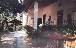 TARJETA POSTAL USADA VINTAGE VERANDA CASA COLONIAL OAXACA MÉXICO con SELLO DE CORRIOS de $1000 - Imagen 1 de 8