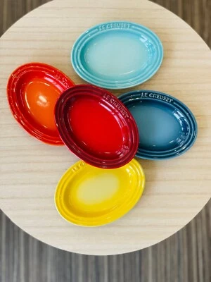 LE CREUSET Oval Mini Plate Multicolor Stoneware Set of 5 plates Rainbow JPN NIB - Image 1 of 4