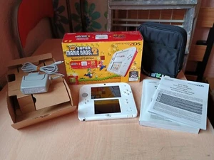 Nintendo 2DS New Super Mario Bros. 2 Special Edition. Consola blanca y roja. - Imagen 1 de 13