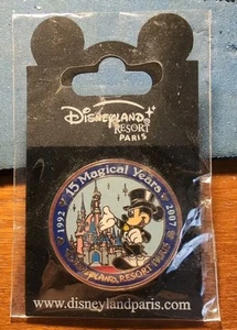 Disneyland Paris Pin 15 Magical Years Mickey and Castle 2007 on original card - Picture 1 of 3