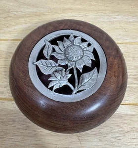 Vaso in legno Pourri / ciotola girasole coperchio peltro tornito a mano da J Snodgrass - Foto 1 di 17