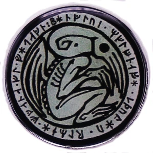 H.P. Pin de 1,2" Lovecraft Cthulhu Necronomicon Horror Cósmico Horror Mythos Gran Antiguo - Imagen 1 de 5