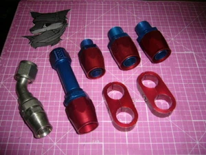 Lot of 7 Assorted EARL'S Red&blue anodized Aluminum Hose Connection Parts, NEW - Foto 1 di 1