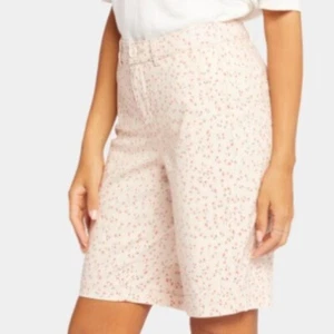 NWT Women NYDJ Bermuda Shorts (Plus Size) 18W, SWEET HOME - Picture 1 of 5