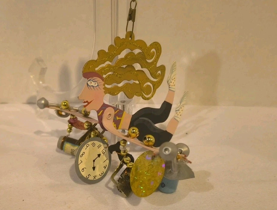 Металлическое украшение Karen Rossi Fanciful Flights для фитнеса сумасшедшей диеты леди Рождество - Изображение 1 из 4