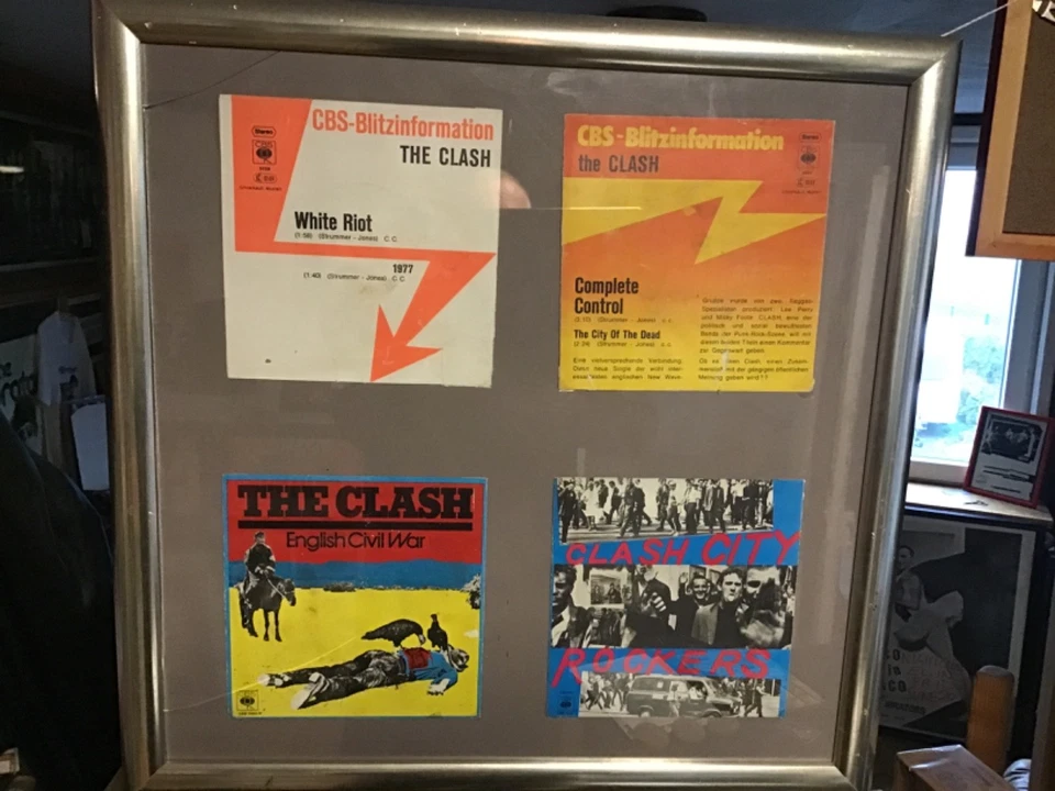 The Clash. 4 deutsche Promo Singles Blitzinfo  White Riot , English war, control - Image 1 of 4