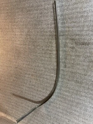 Ford Crestline cromo moldura ventana trasera superior lado derecho 1954 Foto 1 de 4