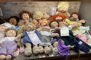 Vintage riesiges Konvolut Kohl Patch Kinder Puppen Maisseide und Kräuselhaar - Bild 1 von 15