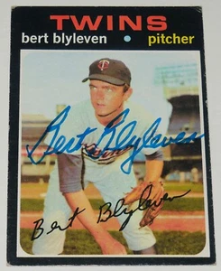 BERT BLYLEVEN 1971 TOPPS AUTOGRAPHED BASEBALL ROOKIE CARD (MINNESOTA TWINS) - Picture 1 of 2