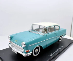 Diecast Model Car Scale 1:24 Opel Rekord 1900 L Collection Vintage Vehicles - Picture 1 of 3
