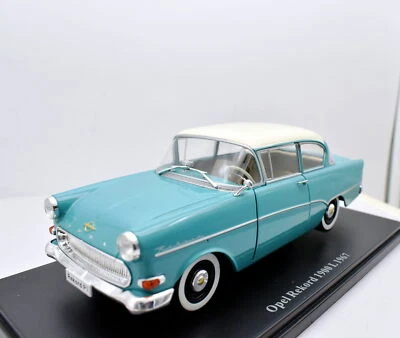 Diecast Model Car Scale 1:24 Opel Rekord 1900 L Collection Vintage Vehicles - Image 1 of 3