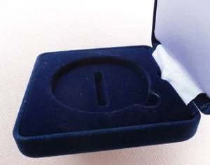 U.S. Navy ~ Navy Blue or Onyx Black Challenge Coin Velvet Display Case ~ RTC - Bild 1 von 6