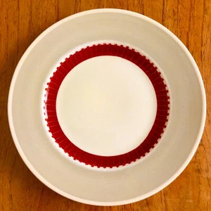 Susie Cooper Crown Works Burslem 8" 20cm Starter / Dessert Plate 1930s burgundy - Picture 1 of 7