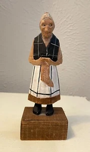 Vintage 5,5 Zoll signiert Trygg Jr handgeschnitzt & bemalt alte Frau Holz - Bild 1 von 5