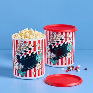 Dos nuevos botes de palomitas de teatro Tupperware One Touch de una noche de cine sellos rojos - Imagen 1 de 3