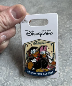 Pin Disney HKDL Hong Kong Disneyland Donald y Daisy Pato Día de Graduación 2022 - Imagen 1 de 1