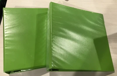 Paquete de 2 carpetas de 3 anillos Avery Durable View, anillos inclinados de 2", lomo verde de 2,8" de ancho Foto 1 de 2