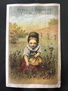 1870’s-80’s VICTORIAN Tarjeta de Visita Niña Escogiendo Flor Zapato Reynolds Bros - Imagen 1 de 11