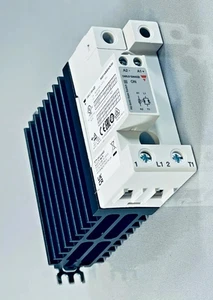 Carlo Gavazzi RGC1A60D42KGU Solid State Relay Contactor 1-Pole 600VAC 4-32VDC - Picture 1 of 7