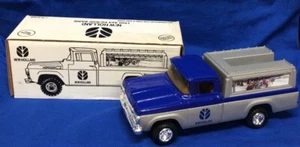 1960 New Holland Pickup Bank with Key, 1/25 Scale, by Ertl (B1) - Picture 1 of 5